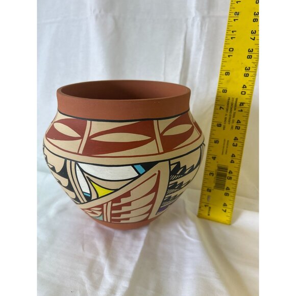 Handcrafted Native American Pottery Vase By G.C. Jemez With Geometric Pattern De - Picture 3 of 3